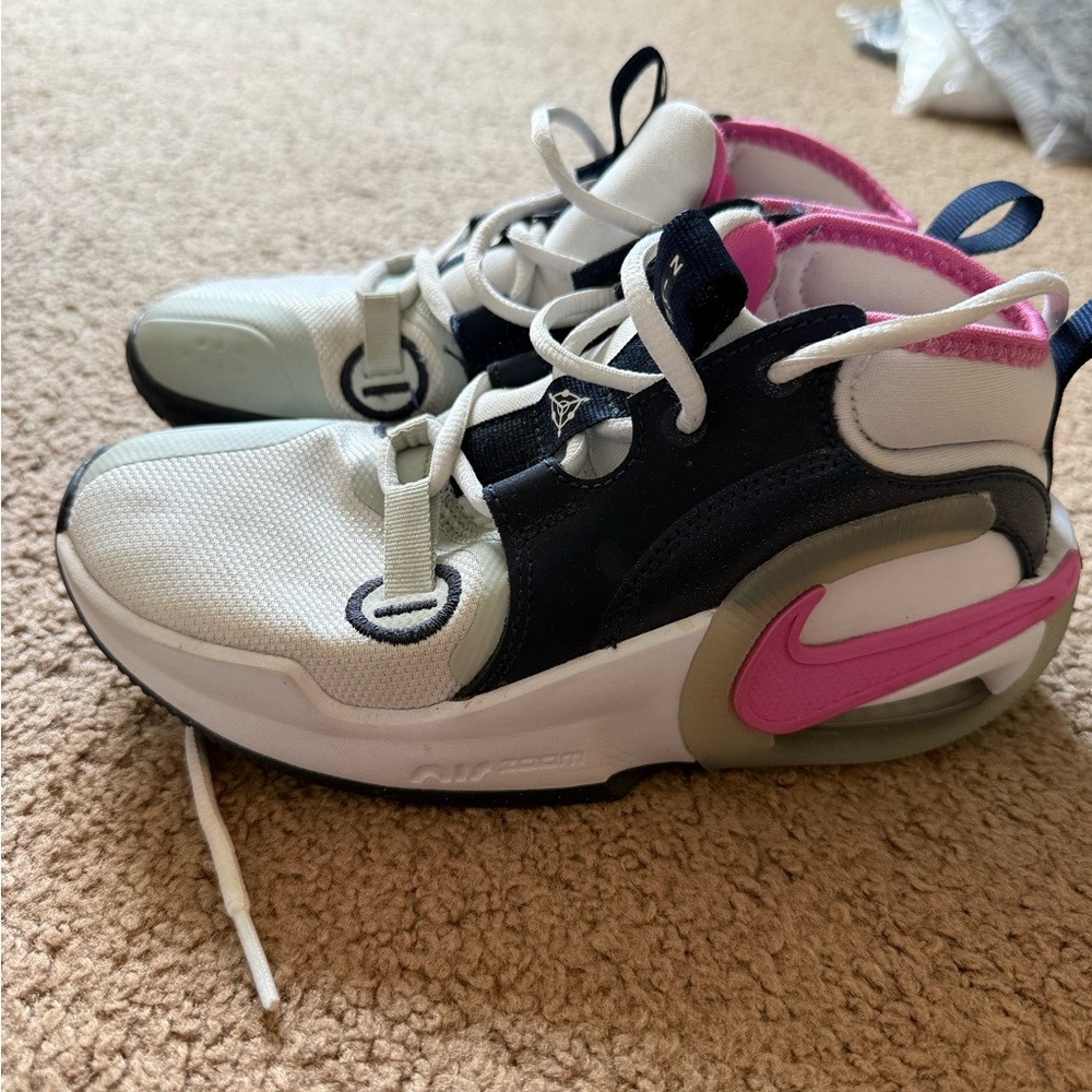 Nike Kids'  Air zoom crossover White and Pink basketball Sneakers
